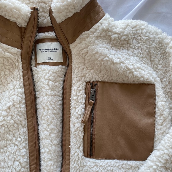 Abercrombie super soft sherpa jacket - Picture 6 of 7